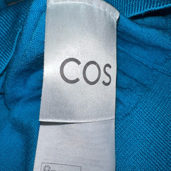 COS Men’s casual sweater. Size Large. - Picture 9 of 9